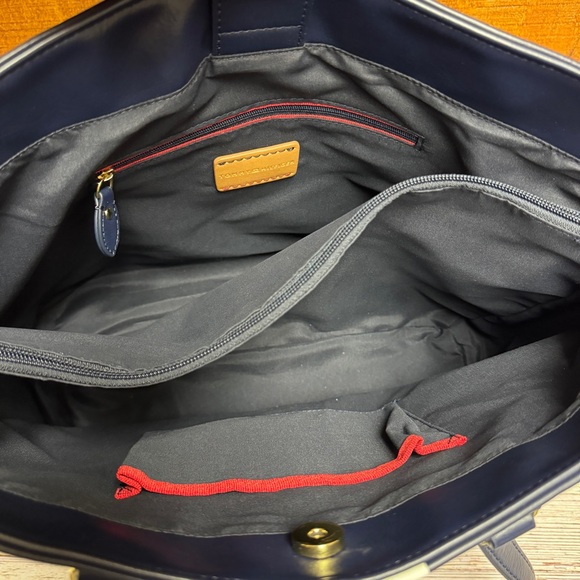 TOMMY HILFIGER Jaden Plus Faux Leather Medium Tote - Picture 6 of 7